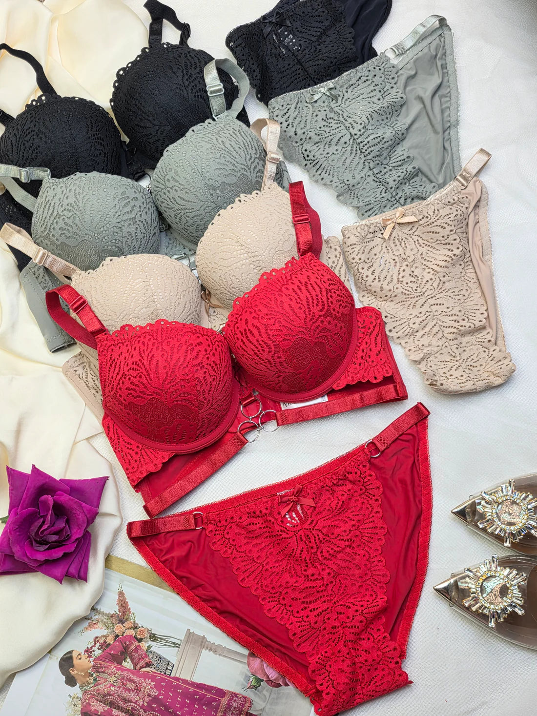 (34-40)C Cup Elegant Lacy Double Padded Bra & Panty Set